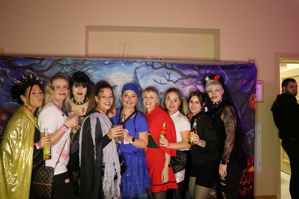 Halloween Volkshaus Meiningen 30.10.2025 – Volkshaus Meiningen – 30.10.2025 – Gäste feiern in der Eventschmiede Meiningen