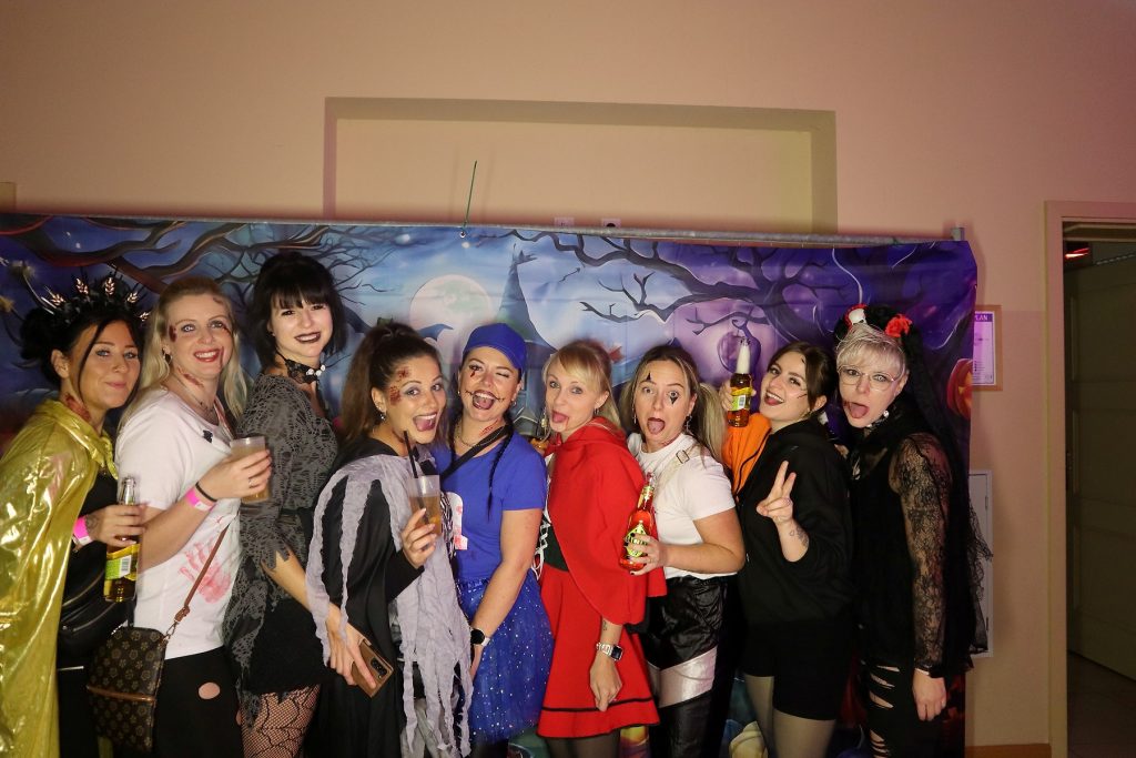 Halloween Volkshaus Meiningen 30.10.2025 – Volkshaus Meiningen – 30.10.2025 – Gäste feiern in der Eventschmiede Meiningen