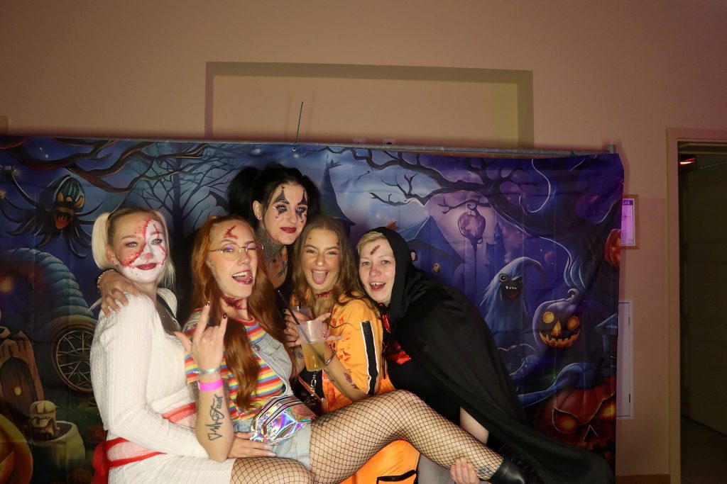 Halloween Volkshaus Meiningen 30.10.2025 – Volkshaus Meiningen – 30.10.2025 – Gäste feiern in der Eventschmiede Meiningen