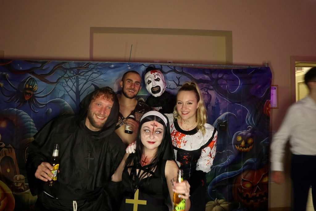 Halloween Volkshaus Meiningen 30.10.2025 – Volkshaus Meiningen – 30.10.2025 – Gäste feiern in der Eventschmiede Meiningen