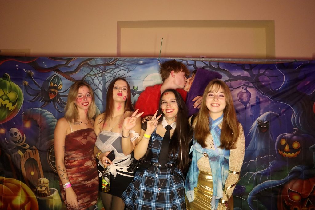 Halloween Volkshaus Meiningen 30.10.2025 – Volkshaus Meiningen – 30.10.2025 – Gäste feiern in der Eventschmiede Meiningen