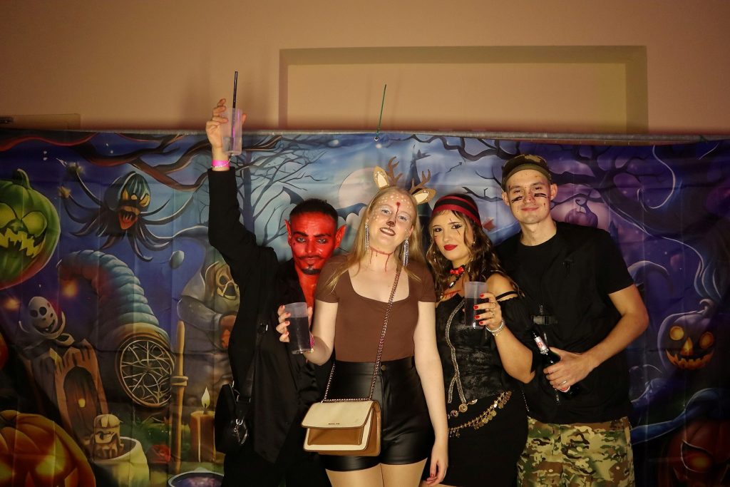 Halloween Volkshaus Meiningen 30.10.2025 – Volkshaus Meiningen – 30.10.2025 – Gäste feiern in der Eventschmiede Meiningen