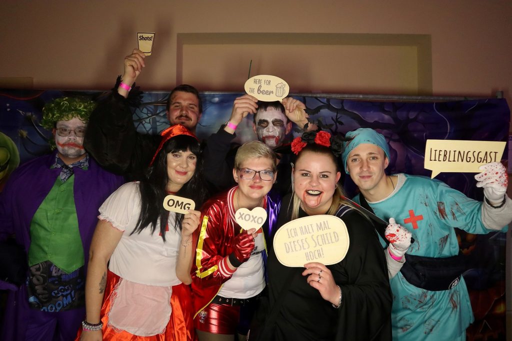 Halloween Volkshaus Meiningen 30.10.2025 – Volkshaus Meiningen – 30.10.2025 – Gäste feiern in der Eventschmiede Meiningen