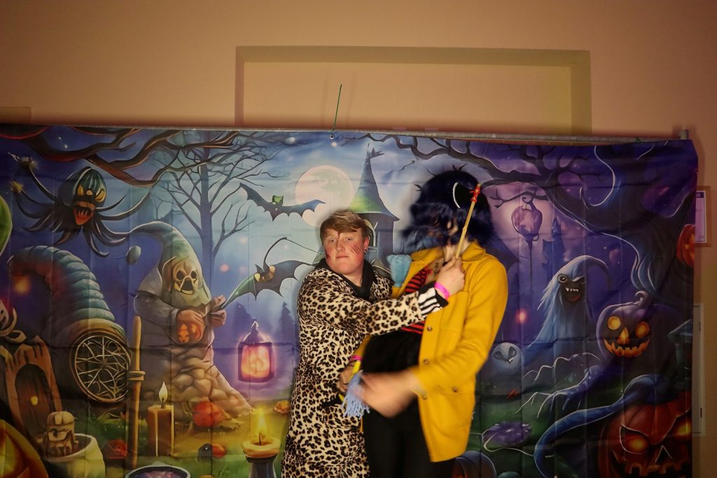 Halloween Volkshaus Meiningen 30.10.2025 – Volkshaus Meiningen – 30.10.2025 – Gäste feiern in der Eventschmiede Meiningen