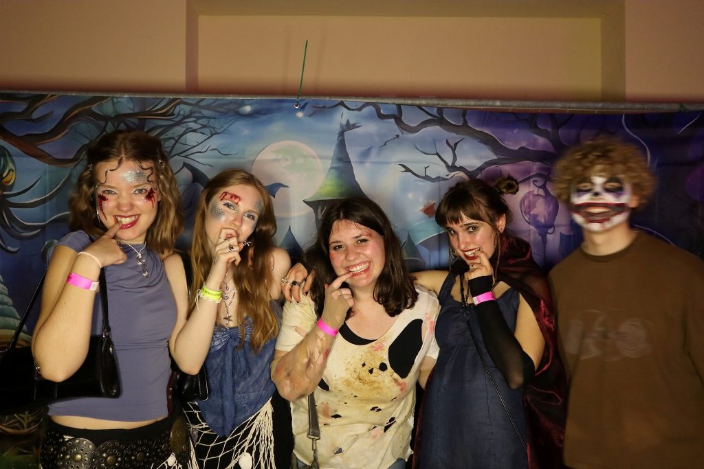 Halloween Volkshaus Meiningen 30.10.2025 – Volkshaus Meiningen – 30.10.2025 – Gäste feiern in der Eventschmiede Meiningen