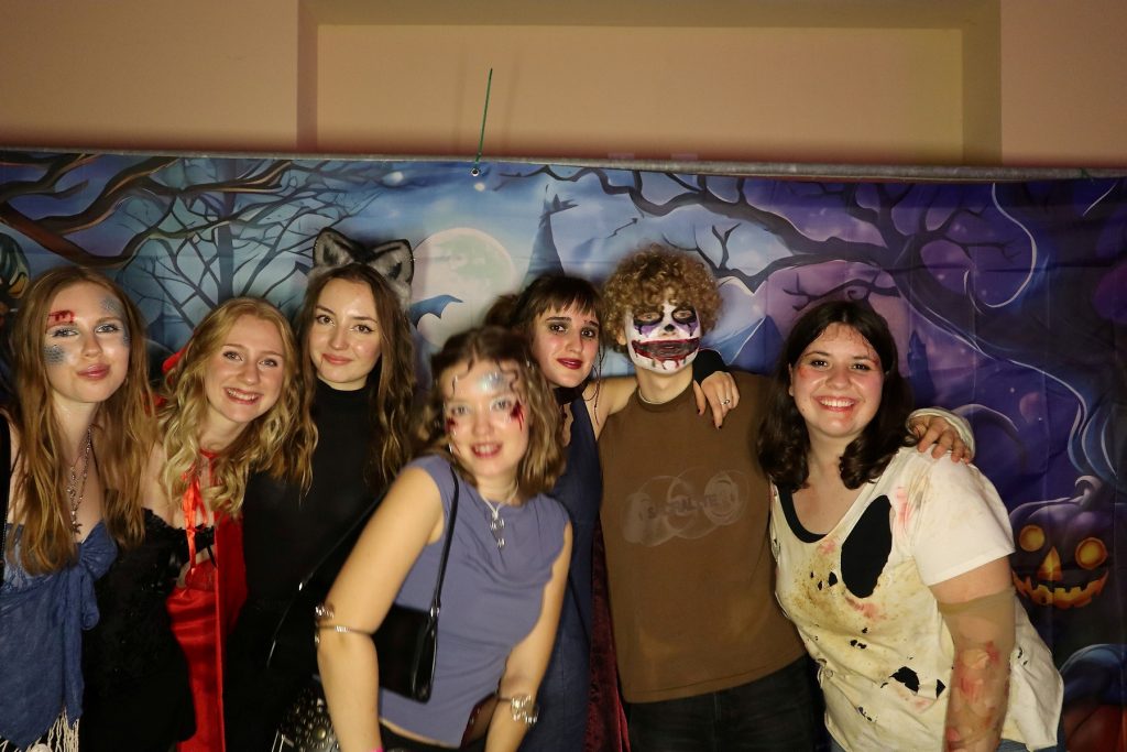 Halloween Volkshaus Meiningen 30.10.2025 – Volkshaus Meiningen – 30.10.2025 – Gäste feiern in der Eventschmiede Meiningen