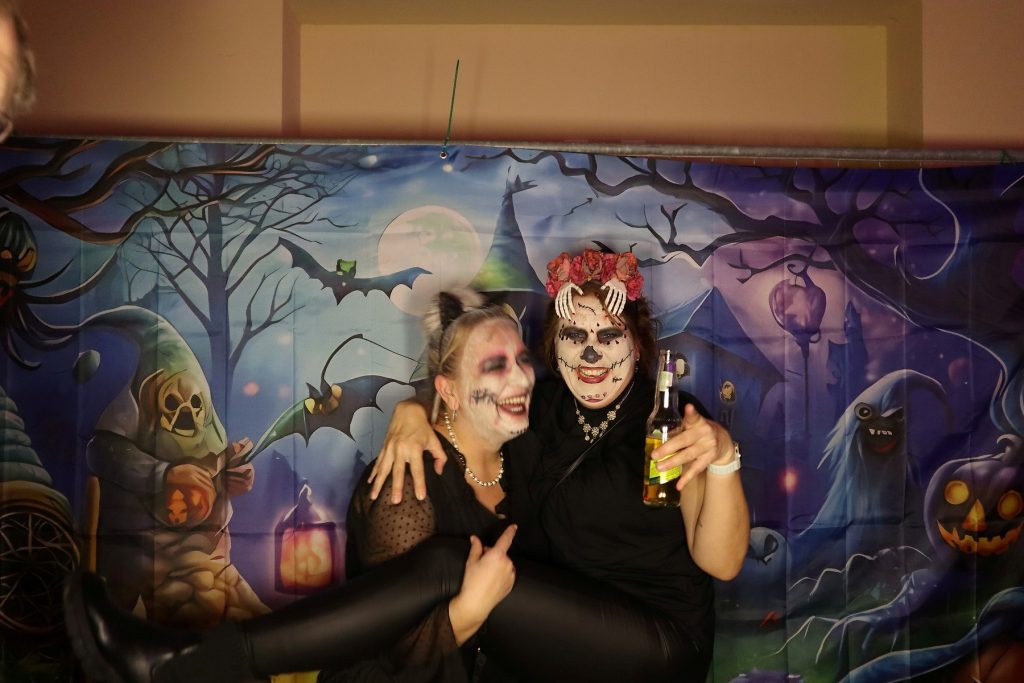 Halloween Volkshaus Meiningen 30.10.2025 – Volkshaus Meiningen – 30.10.2025 – Gäste feiern in der Eventschmiede Meiningen