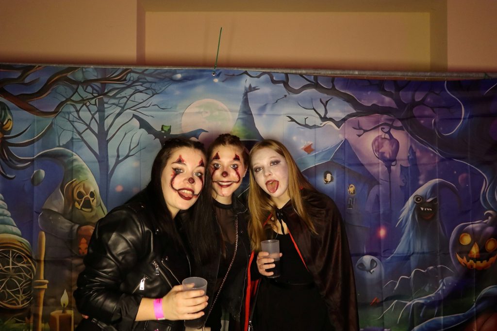 Halloween Volkshaus Meiningen 30.10.2025 – Volkshaus Meiningen – 30.10.2025 – Gäste feiern in der Eventschmiede Meiningen