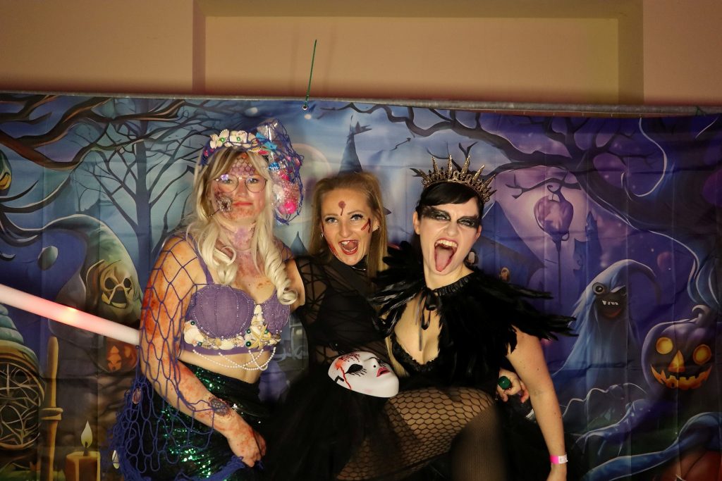 Halloween Volkshaus Meiningen 30.10.2025 – Volkshaus Meiningen – 30.10.2025 – Gäste feiern in der Eventschmiede Meiningen