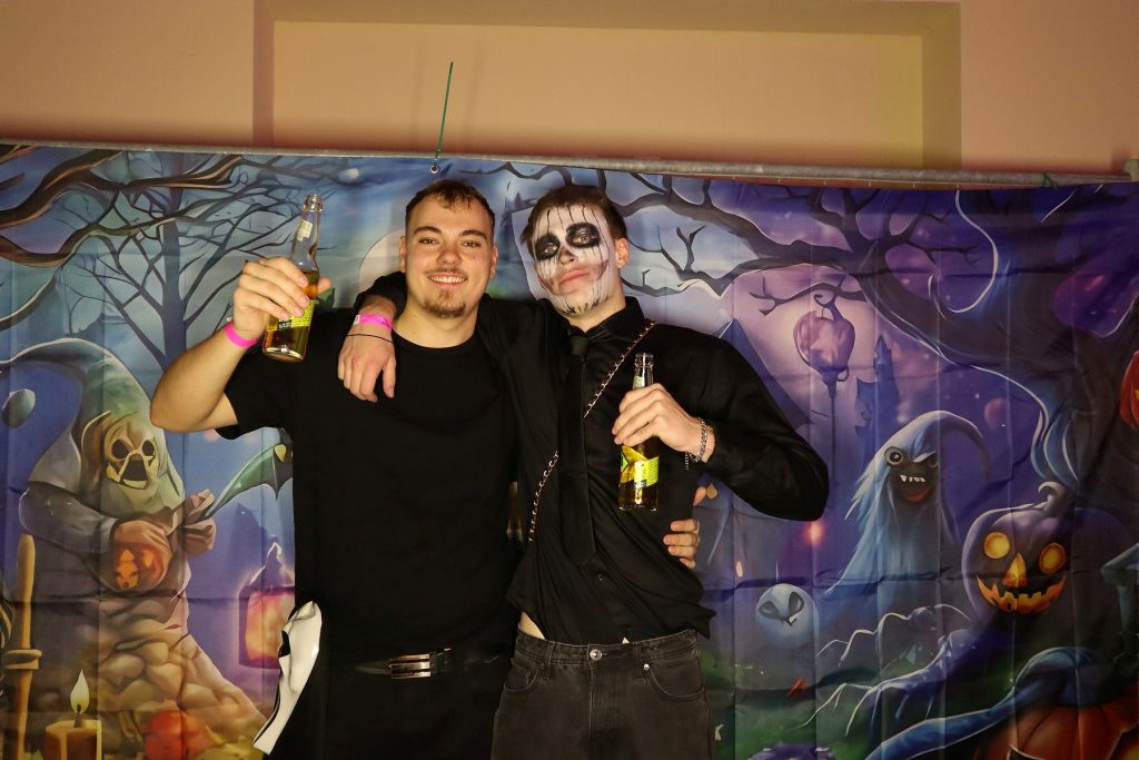 Halloween Volkshaus Meiningen 30.10.2025 – Volkshaus Meiningen – 30.10.2025 – Gäste feiern in der Eventschmiede Meiningen