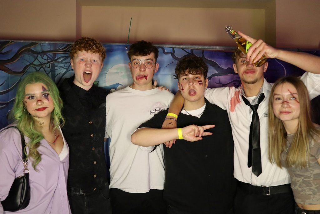 Halloween Volkshaus Meiningen 30.10.2025 – Volkshaus Meiningen – 30.10.2025 – Gäste feiern in der Eventschmiede Meiningen