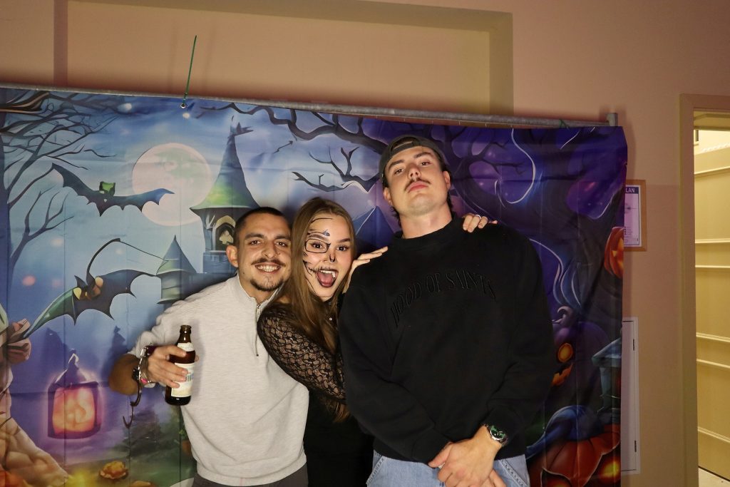 Halloween Volkshaus Meiningen 30.10.2025 – Volkshaus Meiningen – 30.10.2025 – Gäste feiern in der Eventschmiede Meiningen