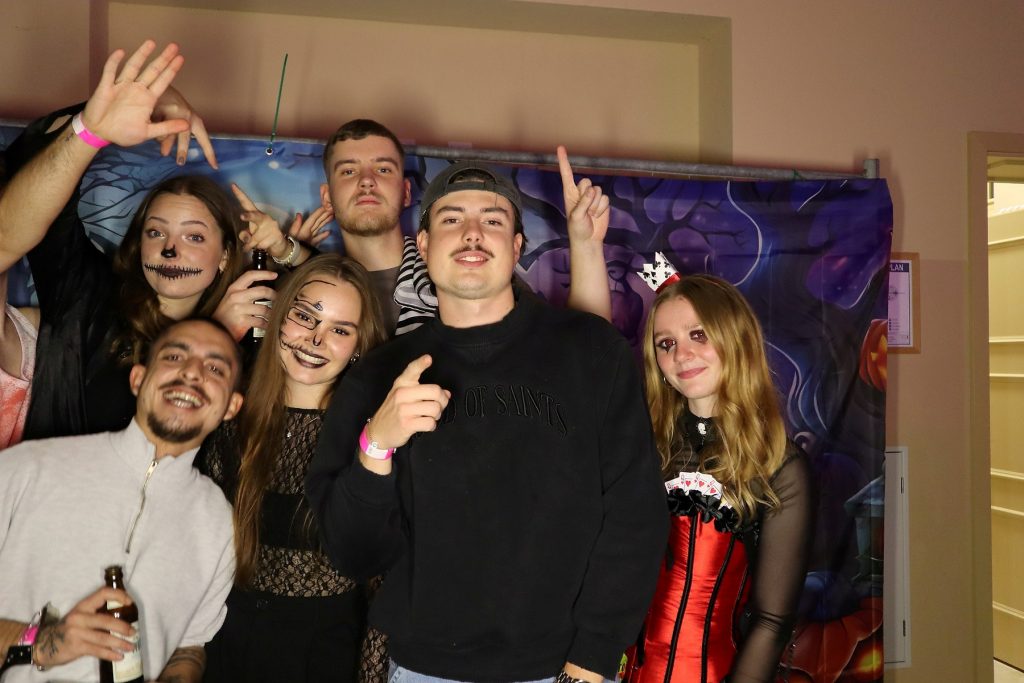 Halloween Volkshaus Meiningen 30.10.2025 – Volkshaus Meiningen – 30.10.2025 – Gäste feiern in der Eventschmiede Meiningen