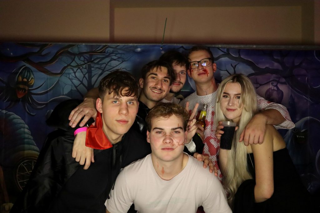 Halloween Volkshaus Meiningen 30.10.2025 – Volkshaus Meiningen – 30.10.2025 – Gäste feiern in der Eventschmiede Meiningen