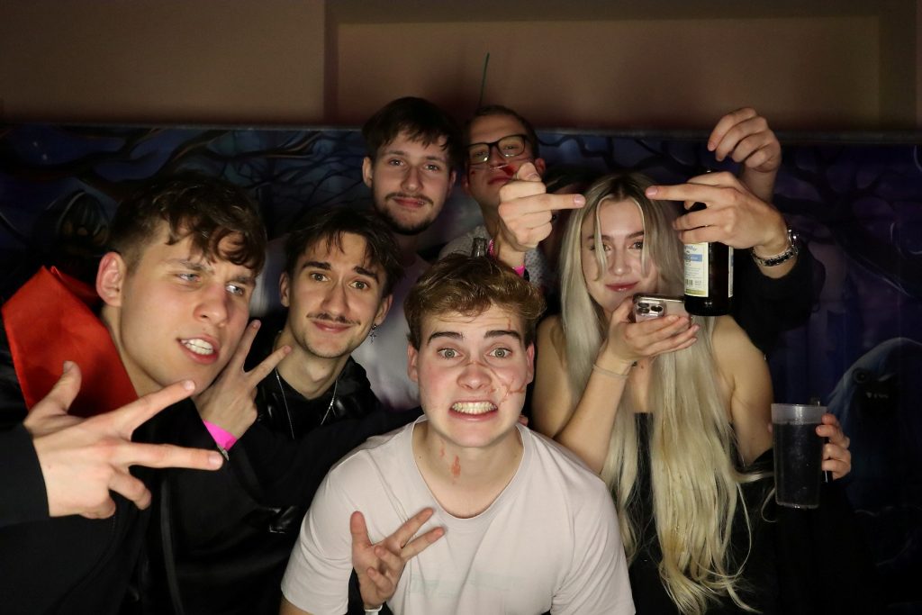 Halloween Volkshaus Meiningen 30.10.2025 – Volkshaus Meiningen – 30.10.2025 – Gäste feiern in der Eventschmiede Meiningen