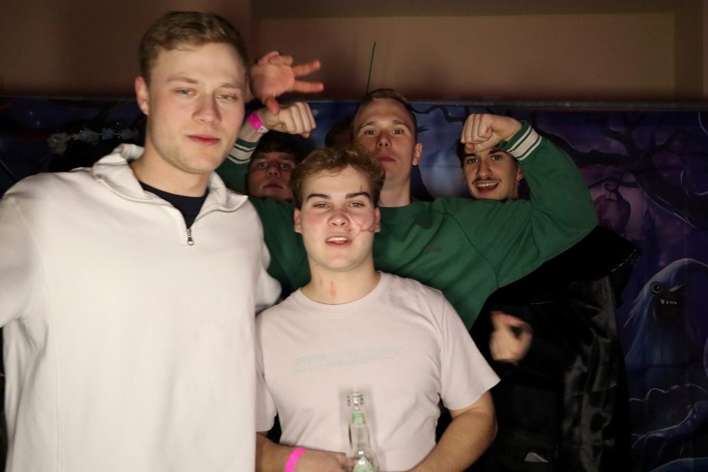 Halloween Volkshaus Meiningen 30.10.2025 – Volkshaus Meiningen – 30.10.2025 – Gäste feiern in der Eventschmiede Meiningen