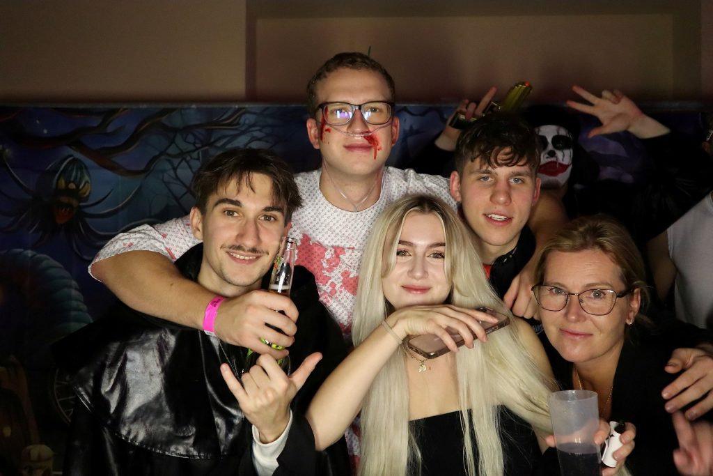 Halloween Volkshaus Meiningen 30.10.2025 – Volkshaus Meiningen – 30.10.2025 – Gäste feiern in der Eventschmiede Meiningen