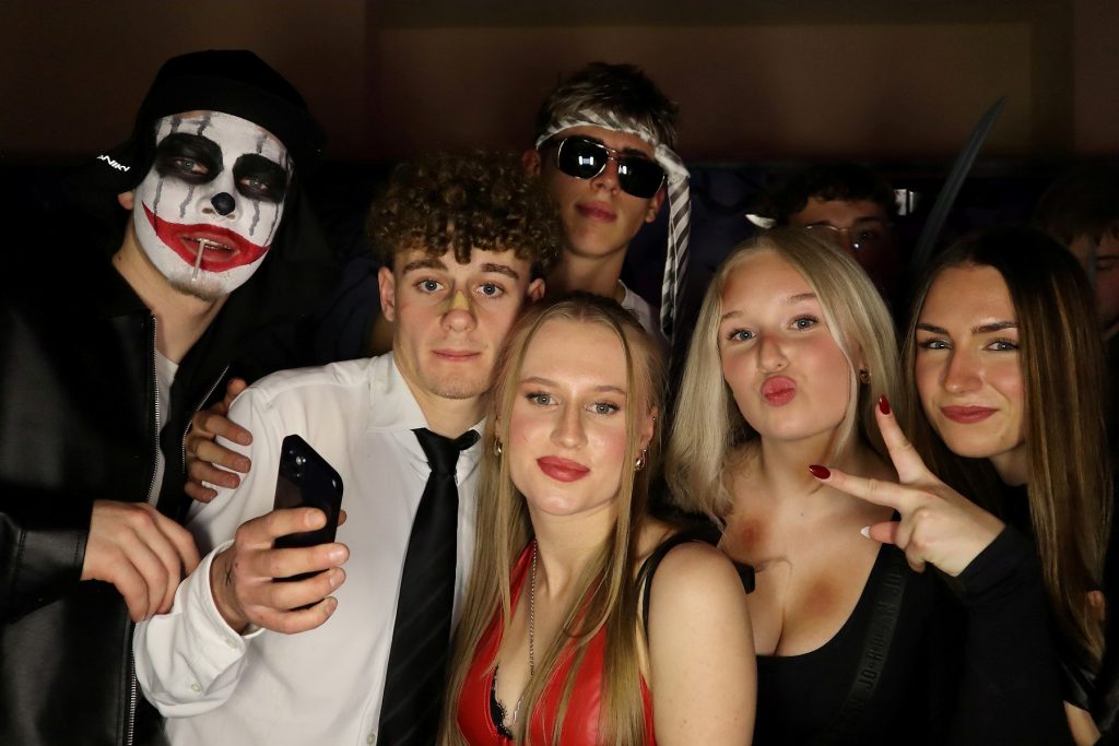 Halloween Volkshaus Meiningen 30.10.2025 – Volkshaus Meiningen – 30.10.2025 – Gäste feiern in der Eventschmiede Meiningen