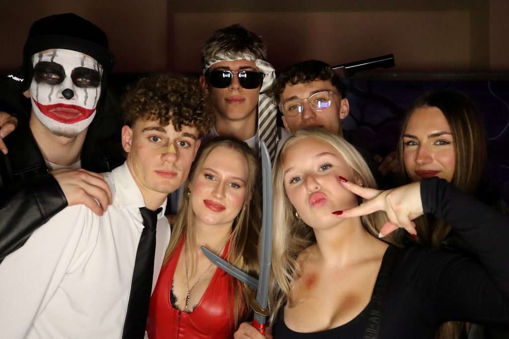 Halloween Volkshaus Meiningen 30.10.2025 – Volkshaus Meiningen – 30.10.2025 – Gäste feiern in der Eventschmiede Meiningen